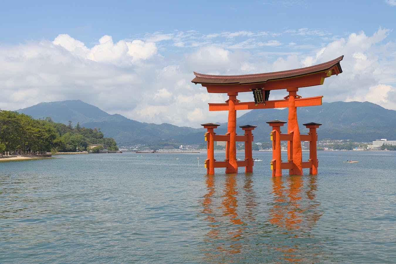 Floating torii gate Miyajima - Hiroshima from Osaka day trip