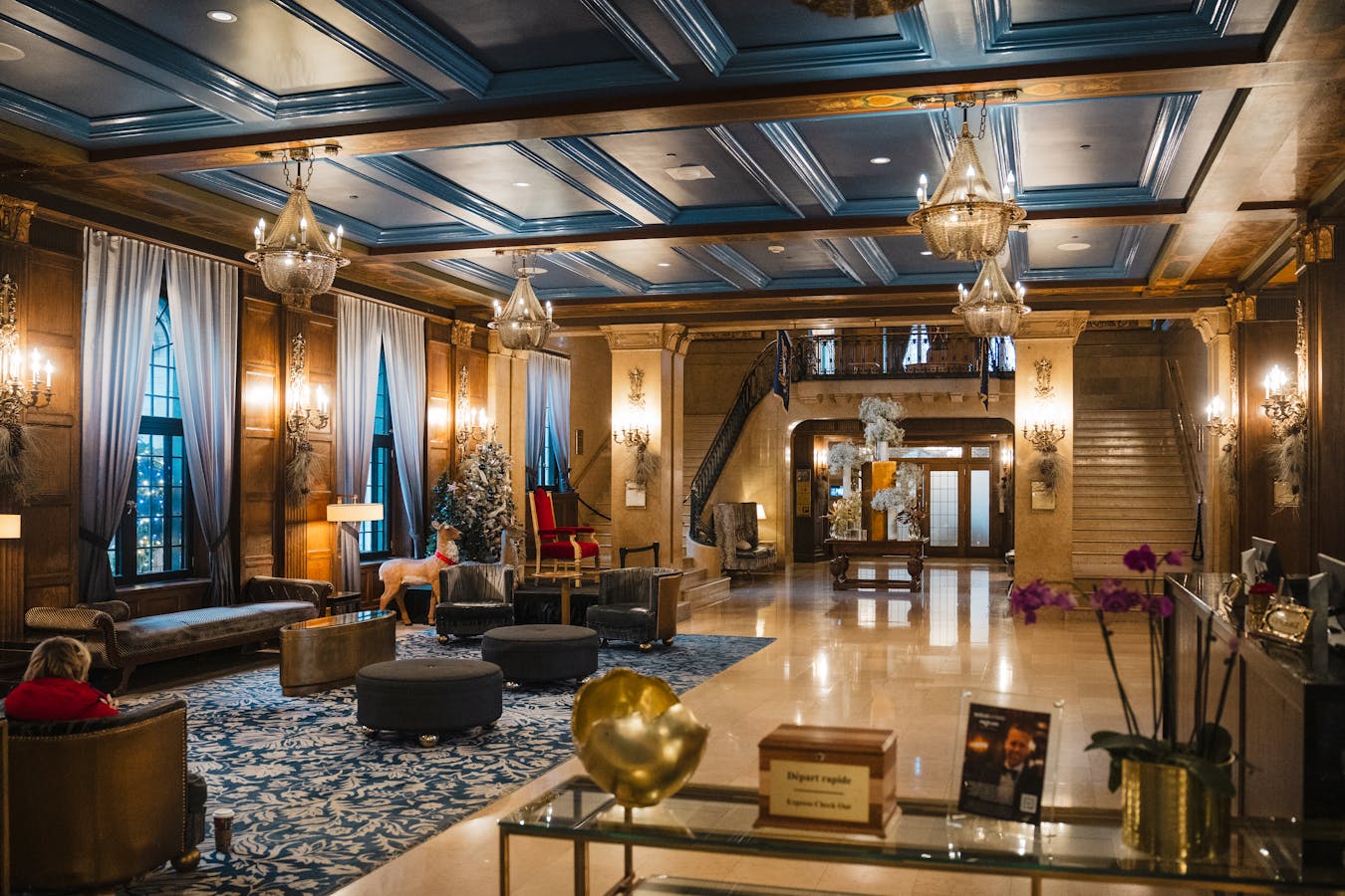 Luxury hotel lobby with chandelier - luxury hotels Osaka guide