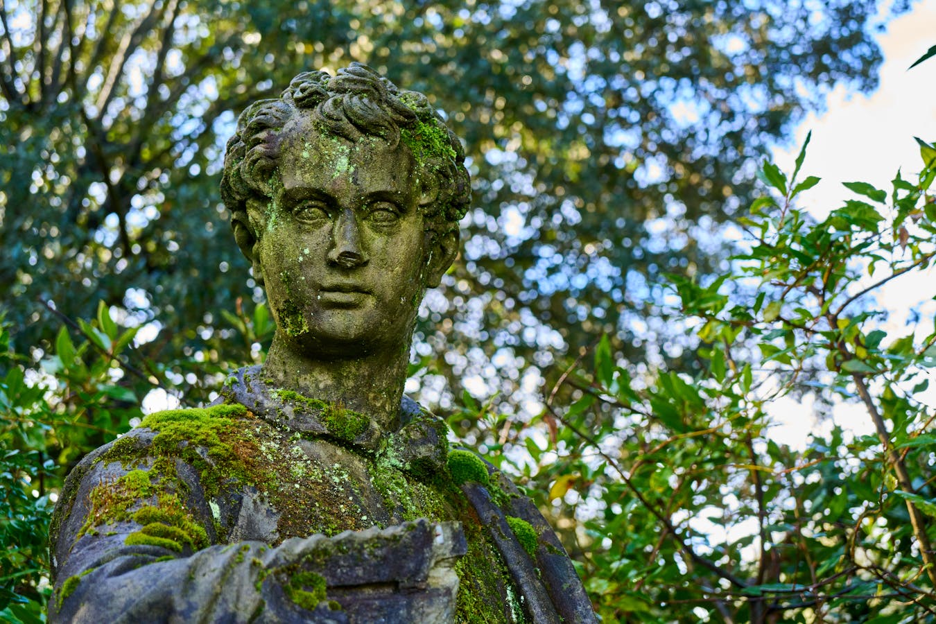 Hozenji Mizukake Fudo moss-covered Buddha statue