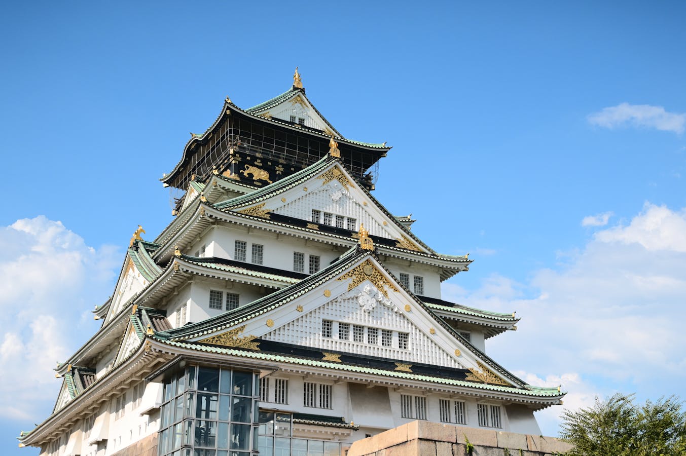 Osaka Castle history iconic tenshu keep 440 years